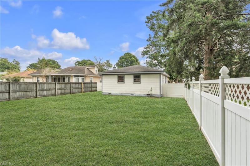 Photo 7 of 50 residential for sale in Chesapeake virginia
