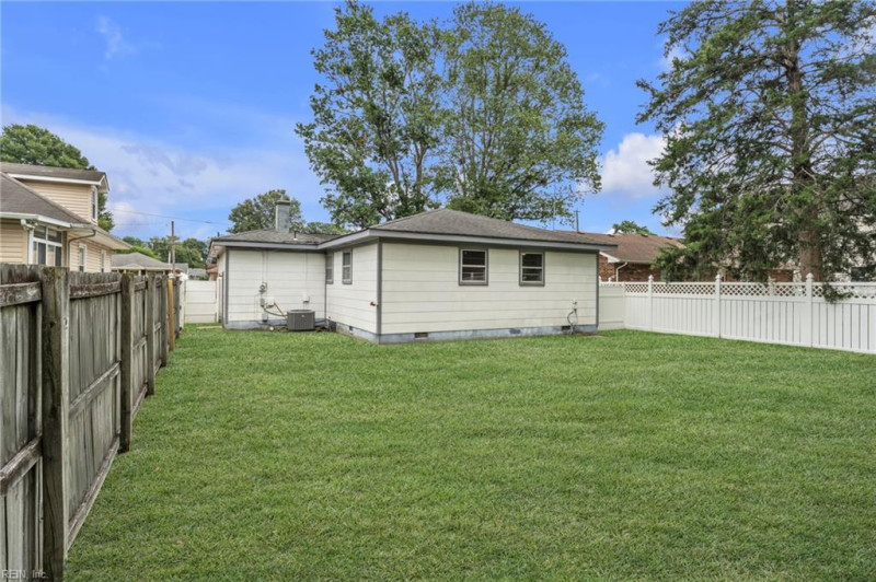 Photo 8 of 50 residential for sale in Chesapeake virginia