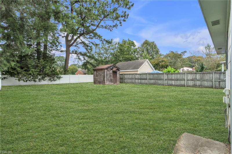Photo 9 of 50 residential for sale in Chesapeake virginia