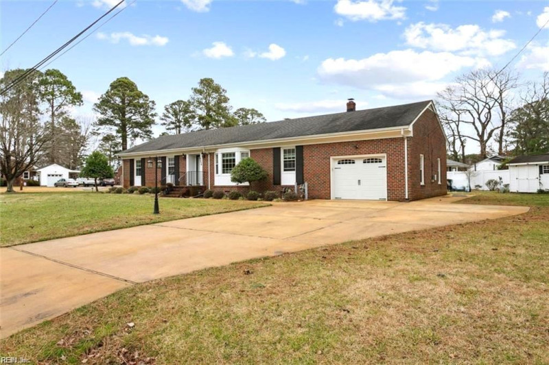 Photo 2 of 3 residential for sale in Portsmouth virginia