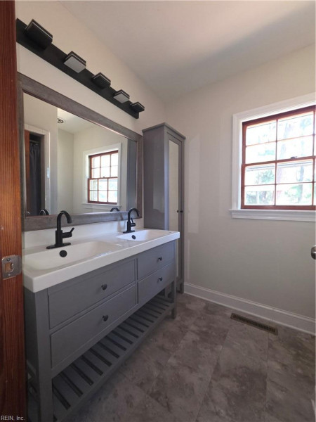 Photo 14 of 17 residential for sale in Hampton virginia
