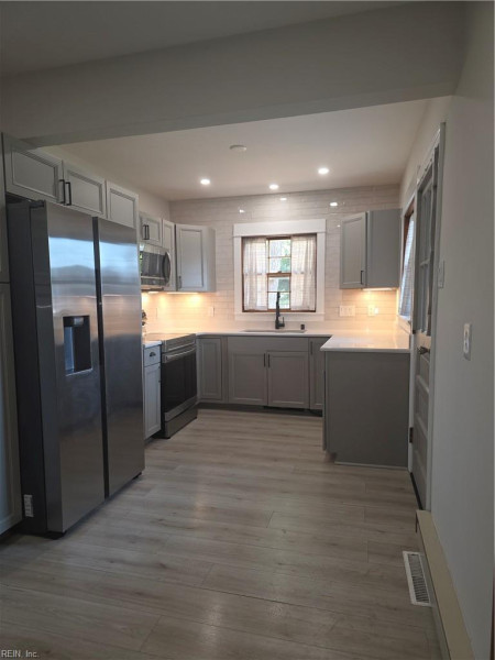 Photo 9 of 17 residential for sale in Hampton virginia