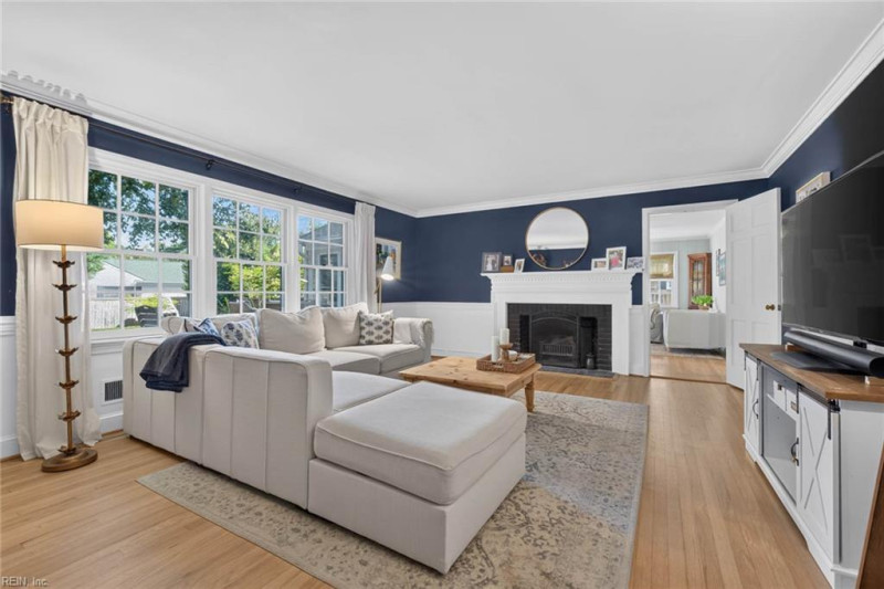 Photo 16 of 45 residential for sale in Virginia Beach virginia