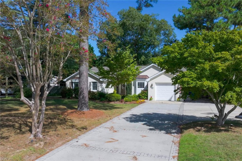 Photo 2 of 45 residential for sale in Virginia Beach virginia