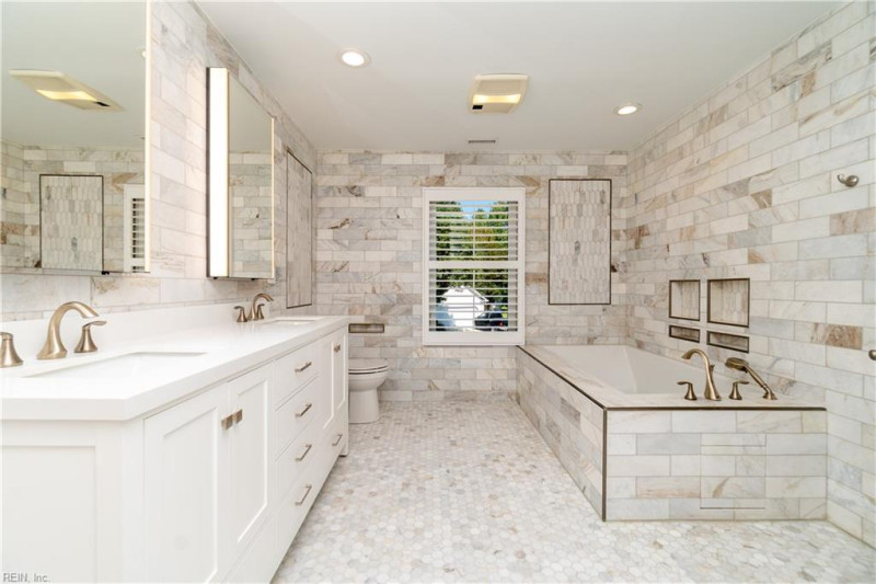 Photo 24 of 50 residential for sale in Currituck County virginia