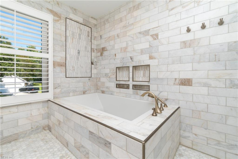 Photo 27 of 50 residential for sale in Currituck County virginia