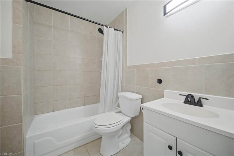Photo 11 of 18 residential for sale in Virginia Beach virginia