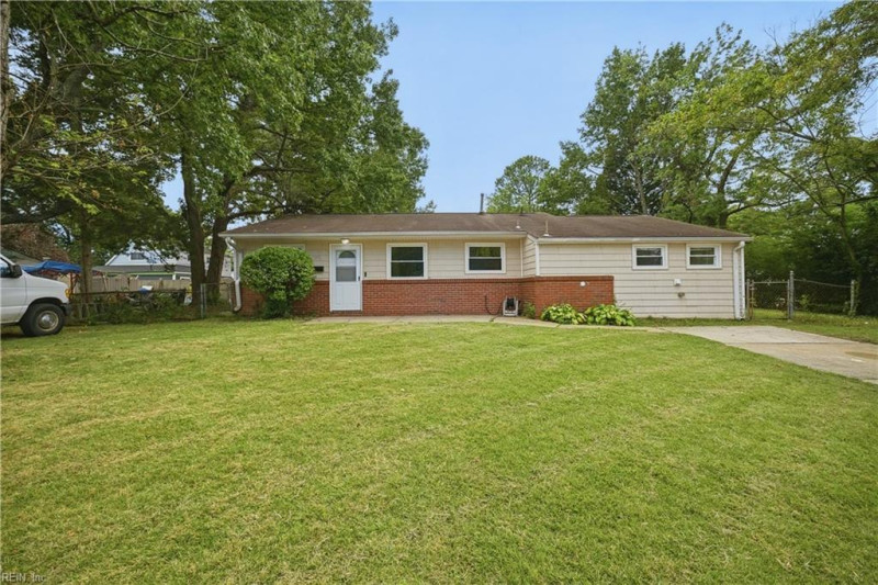 Photo 2 of 18 residential for sale in Virginia Beach virginia