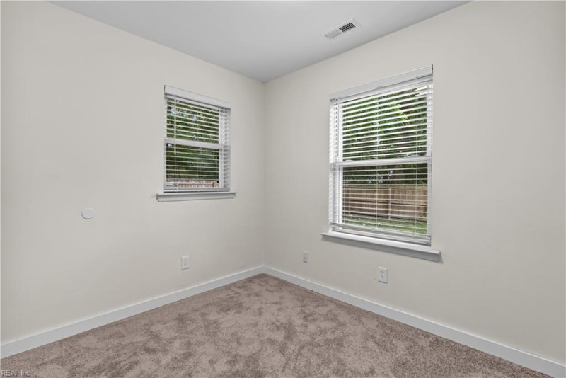 Photo 19 of 40 residential for sale in James City County virginia