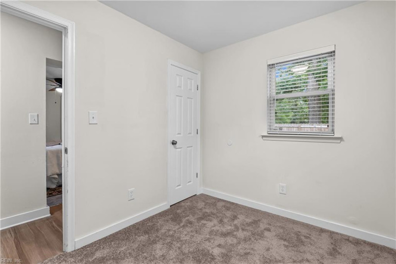 Photo 21 of 40 residential for sale in James City County virginia