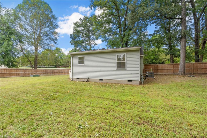 Photo 35 of 40 residential for sale in James City County virginia