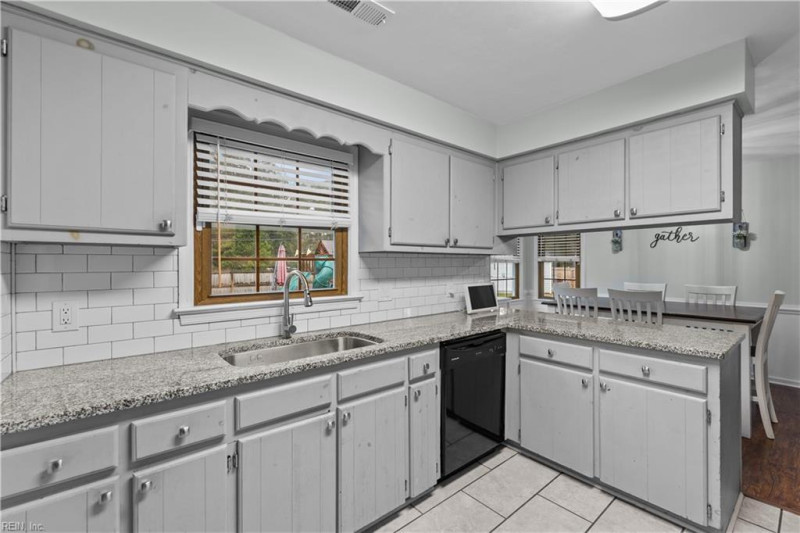 Photo 13 of 45 residential for sale in Chesapeake virginia Photo 13 of 45 residential for sale in Chesapeake virginia