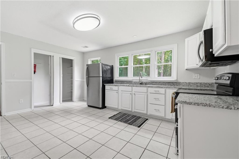 Photo 25 of 48 residential for sale in Virginia Beach virginia