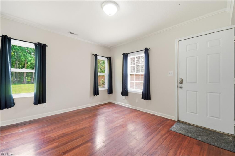 Photo 4 of 48 residential for sale in Virginia Beach virginia