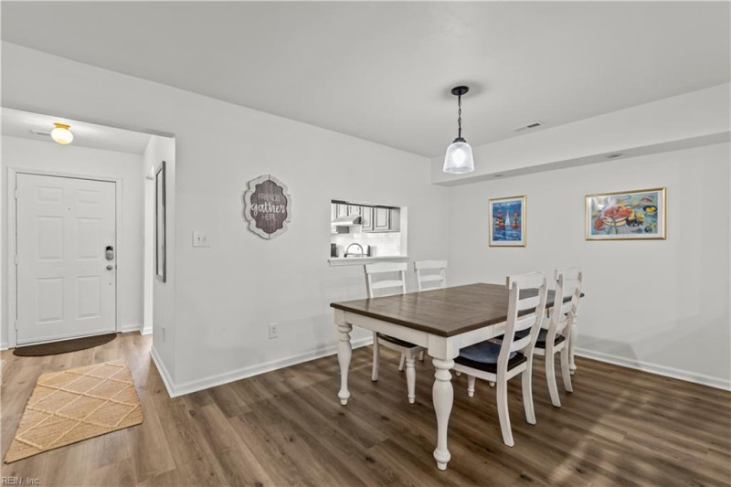 Photo 11 of 30 residential for sale in Virginia Beach virginia