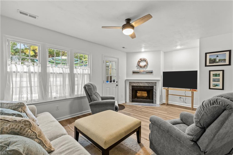 Photo 14 of 30 residential for sale in Virginia Beach virginia
