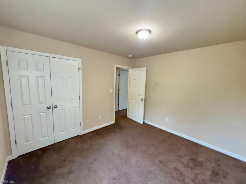 Photo 10 of 16 residential for sale in Chesapeake virginia