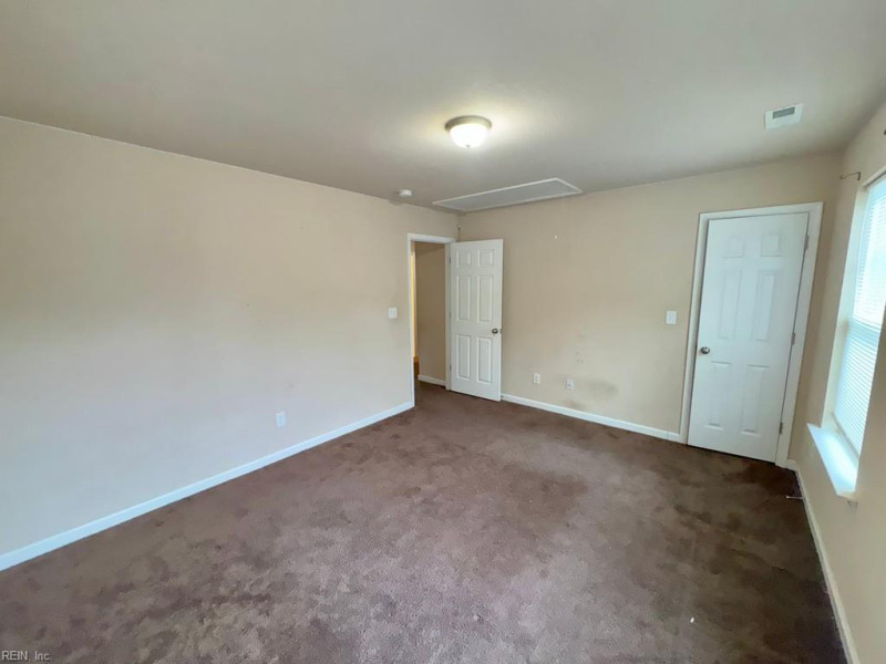 Photo 12 of 16 residential for sale in Chesapeake virginia