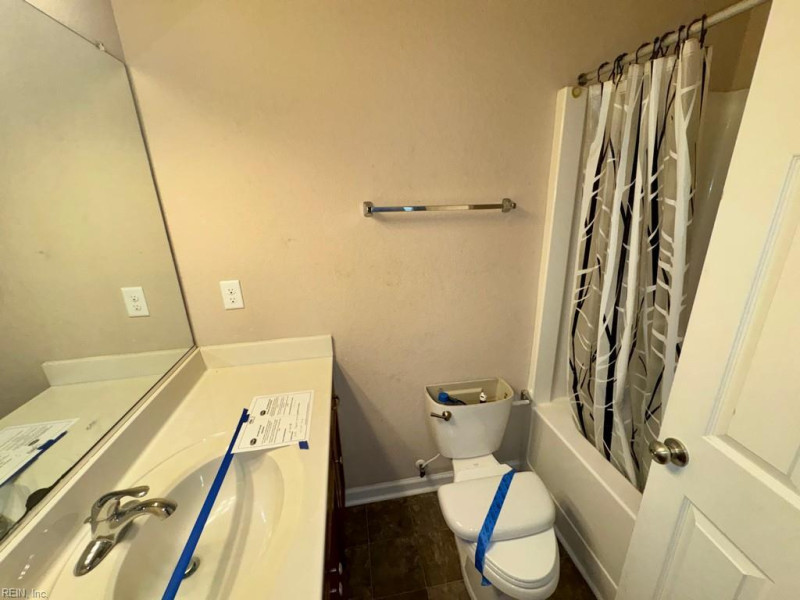 Photo 13 of 16 residential for sale in Chesapeake virginia