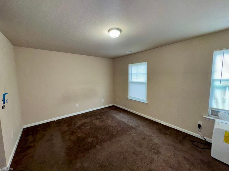 Photo 14 of 16 residential for sale in Chesapeake virginia