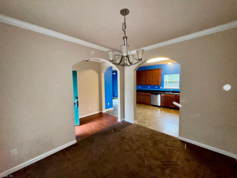 Photo 4 of 16 residential for sale in Chesapeake virginia