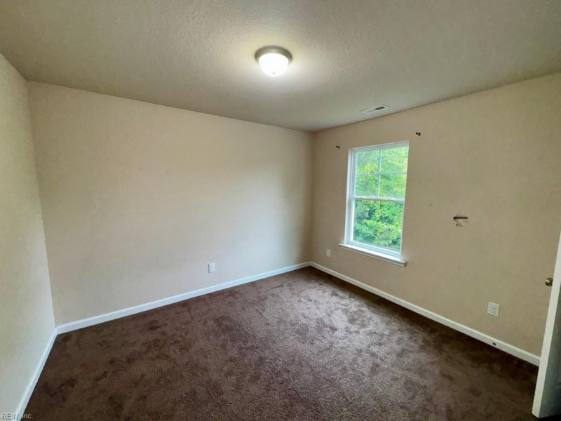 Photo 9 of 16 residential for sale in Chesapeake virginia
