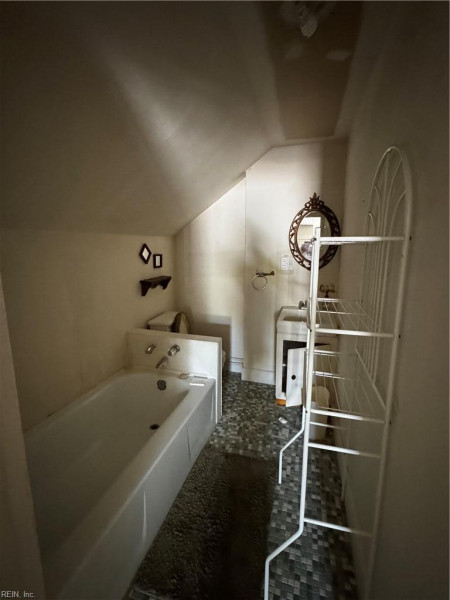 Photo 15 of 18 residential for sale in Portsmouth virginia