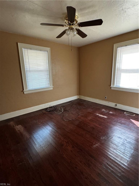 Photo 9 of 18 residential for sale in Portsmouth virginia