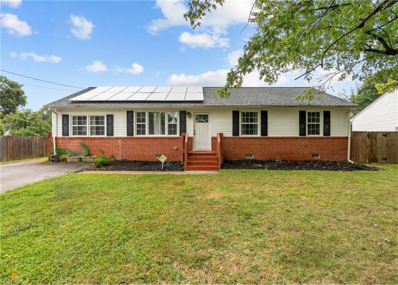 Photo 1 of 36 residential for sale in James City County virginia
