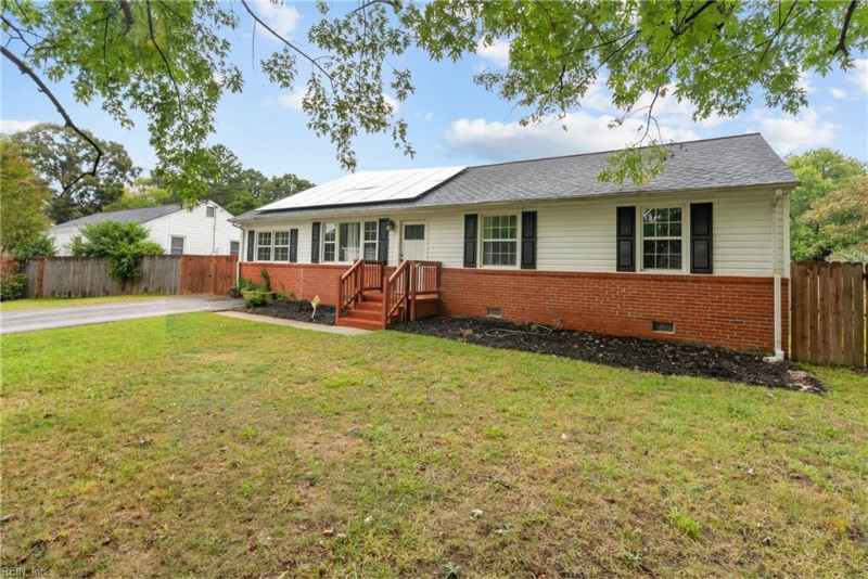 Photo 2 of 36 residential for sale in James City County virginia