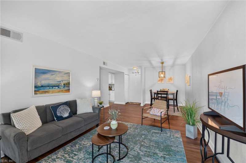 Photo 4 of 23 residential for sale in Virginia Beach virginia