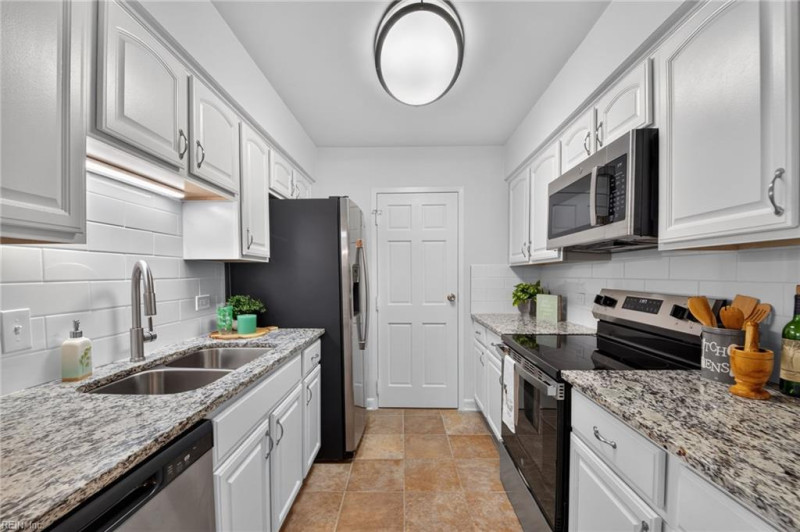 Photo 7 of 23 residential for sale in Virginia Beach virginia