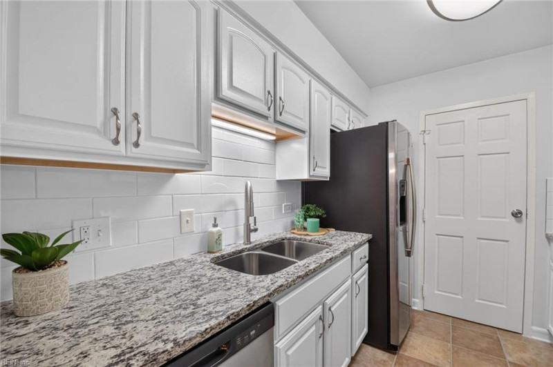 Photo 9 of 23 residential for sale in Virginia Beach virginia