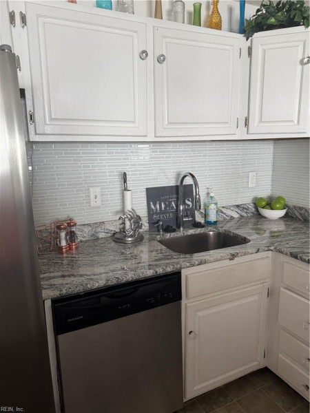 Photo 9 of 19 residential for sale in Portsmouth virginia