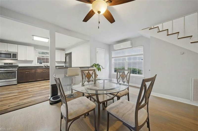 Photo 11 of 28 residential for sale in Norfolk virginia