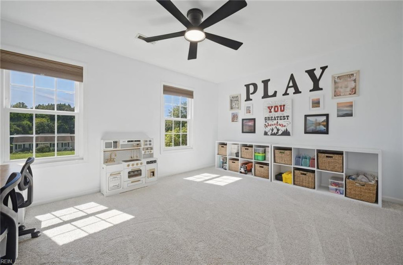 Photo 14 of 39 residential for sale in Gloucester County virginia