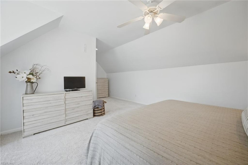 Photo 23 of 39 residential for sale in Gloucester County virginia
