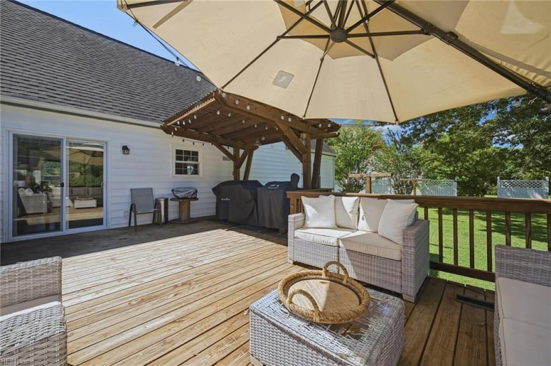 Photo 28 of 39 residential for sale in Gloucester County virginia