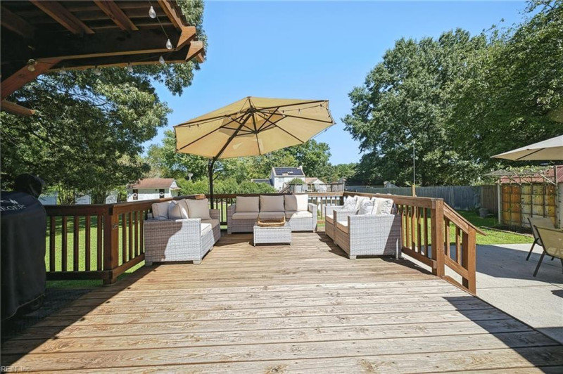 Photo 29 of 39 residential for sale in Gloucester County virginia