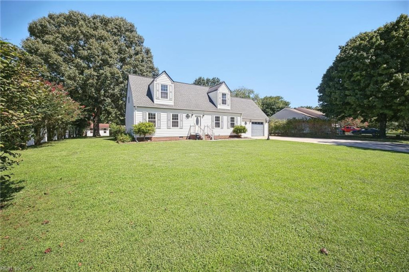 Photo 3 of 39 residential for sale in Gloucester County virginia