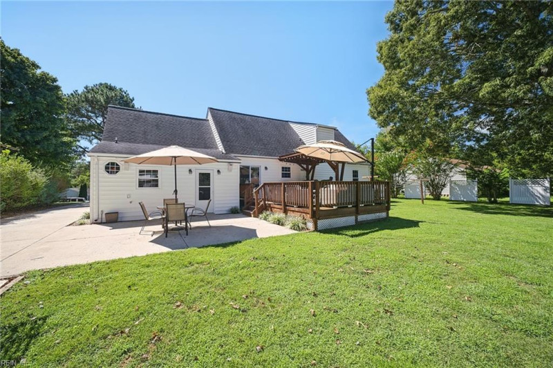 Photo 31 of 39 residential for sale in Gloucester County virginia