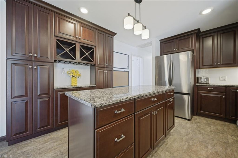 Photo 8 of 39 residential for sale in Gloucester County virginia
