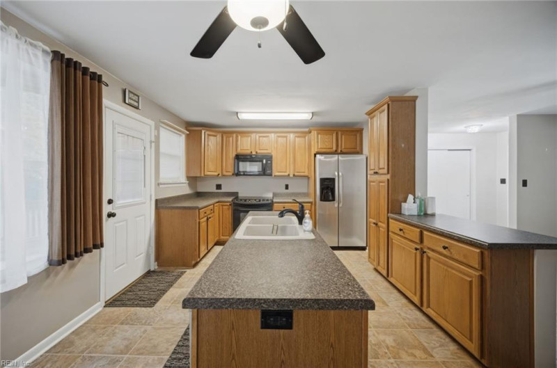 Photo 11 of 37 residential for sale in Chesapeake virginia Photo 11 of 37 residential for sale in Chesapeake virginia