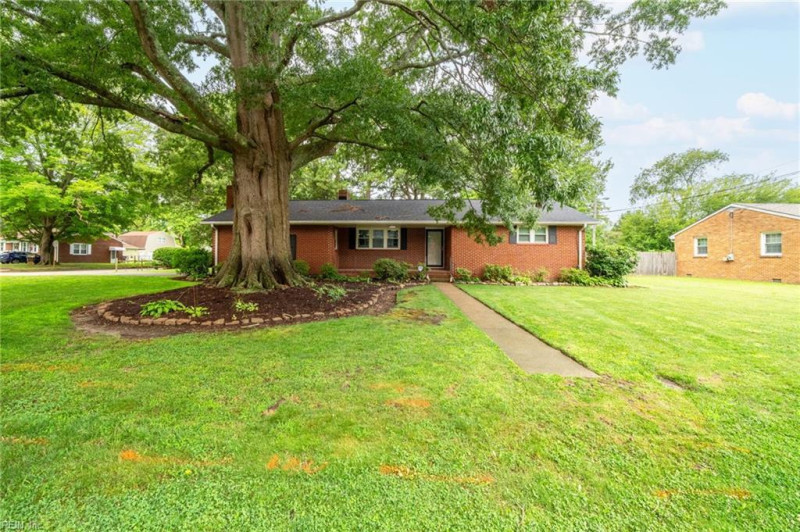 Photo 3 of 37 residential for sale in Chesapeake virginia Photo 3 of 37 residential for sale in Chesapeake virginia