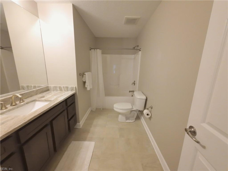 Photo 19 of 50 residential for sale in Chesapeake virginia