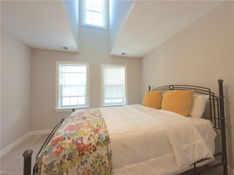 Photo 23 of 50 residential for sale in Chesapeake virginia