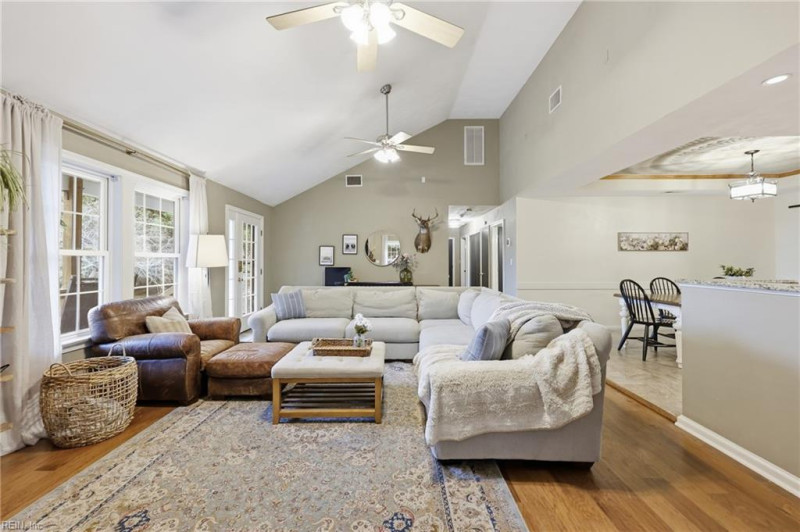 Photo 16 of 50 residential for sale in Currituck County virginia