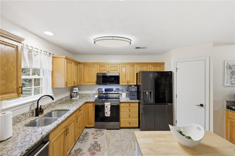 Photo 18 of 50 residential for sale in Currituck County virginia