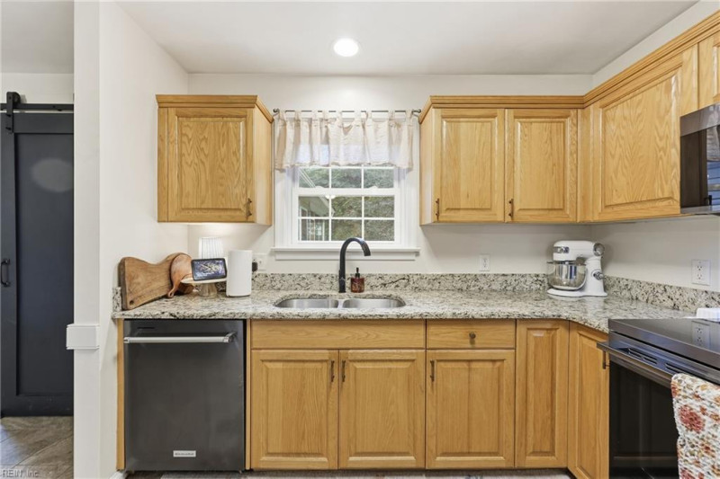 Photo 19 of 50 residential for sale in Currituck County virginia