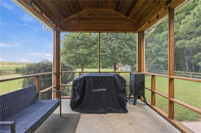 Photo 44 of 50 residential for sale in Currituck County virginia